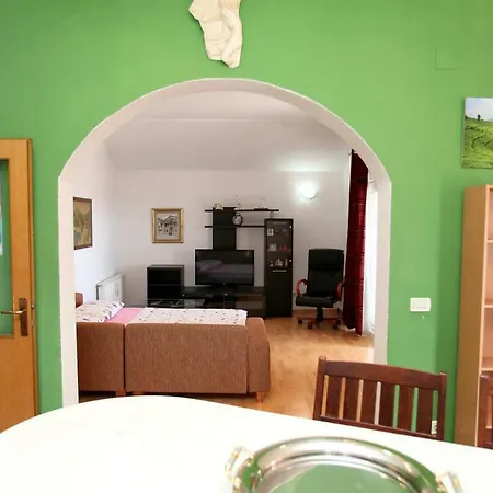 Apartment Dinka *
