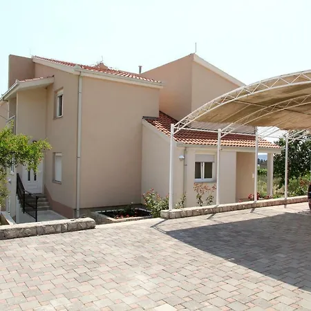 Dinka Apartment *