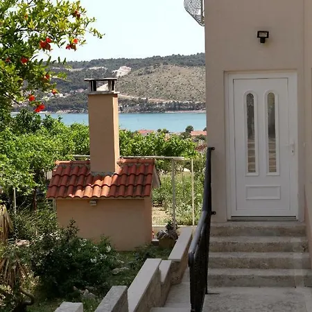 Dinka Apartamento Trogir
