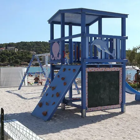 Dinka Trogir