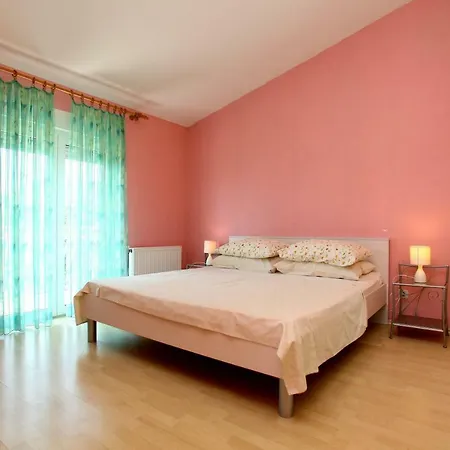 Dinka Apartamento *